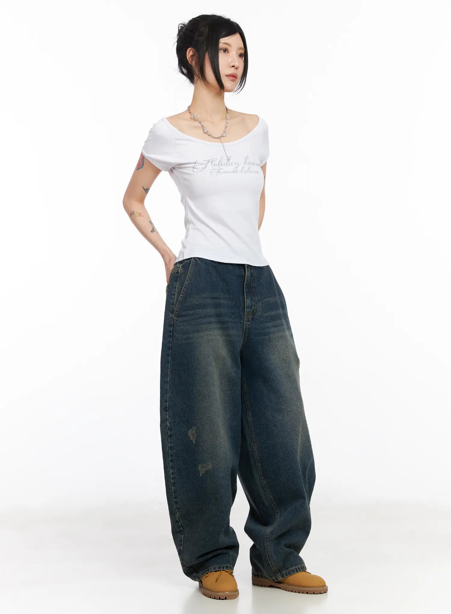 Deep U-Neck Graphic Tee CM516