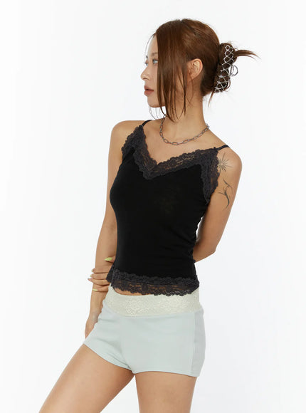 lace-trim-v-neck-camisole-cy521 / Black