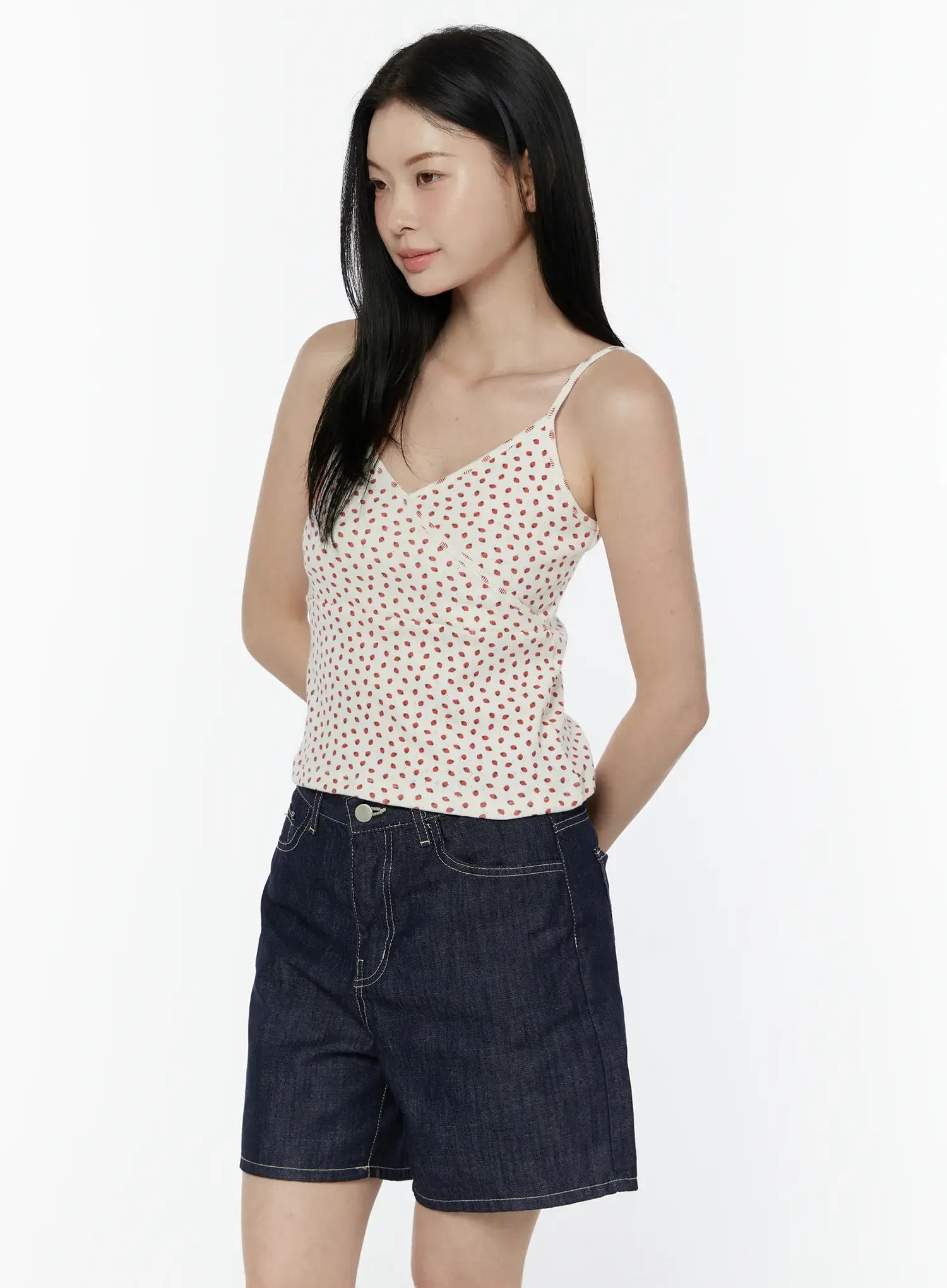 polka-dot-sleeveless-top-iu505