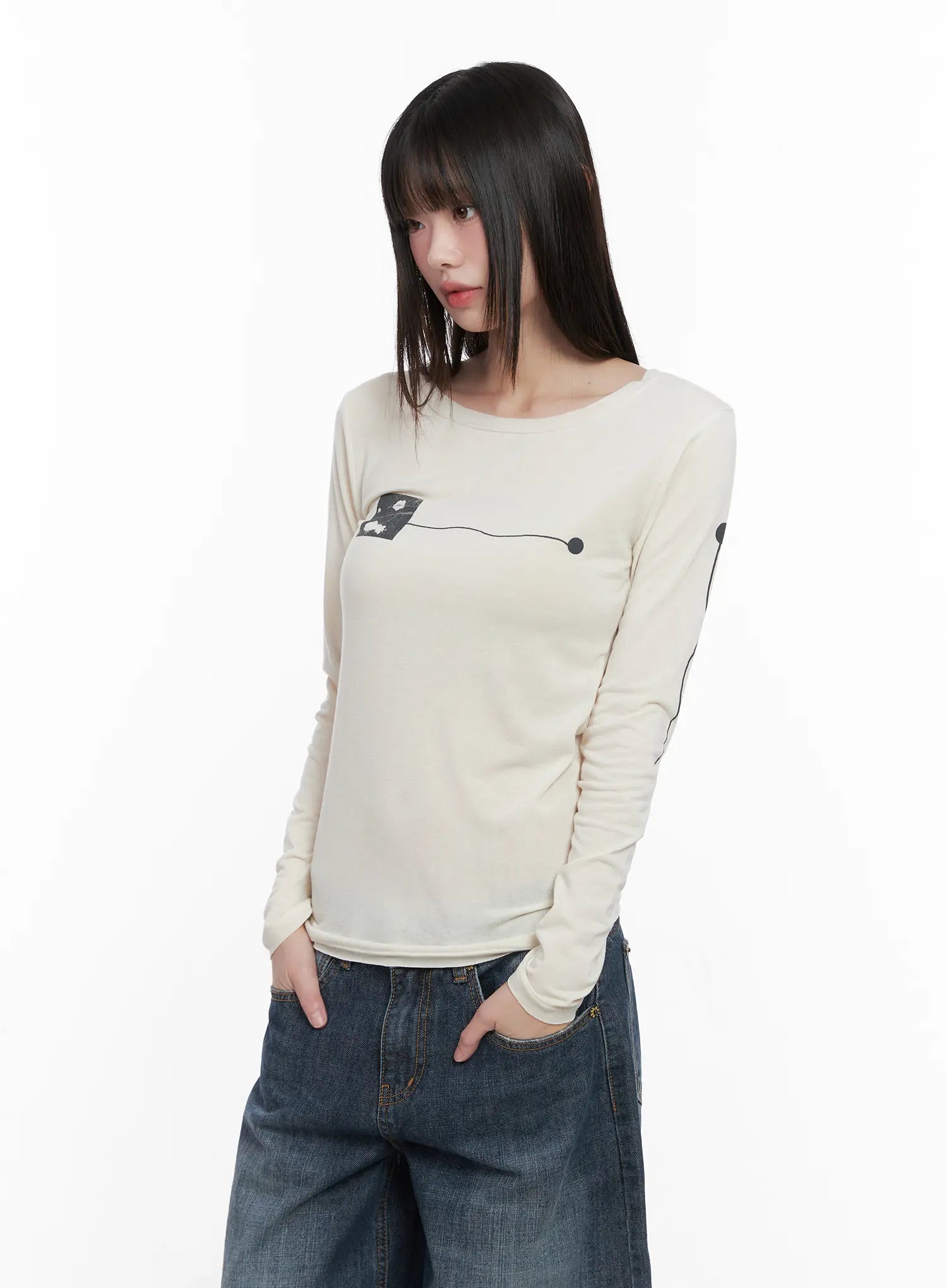 u-neck-graphic-long-sleeve-cn510