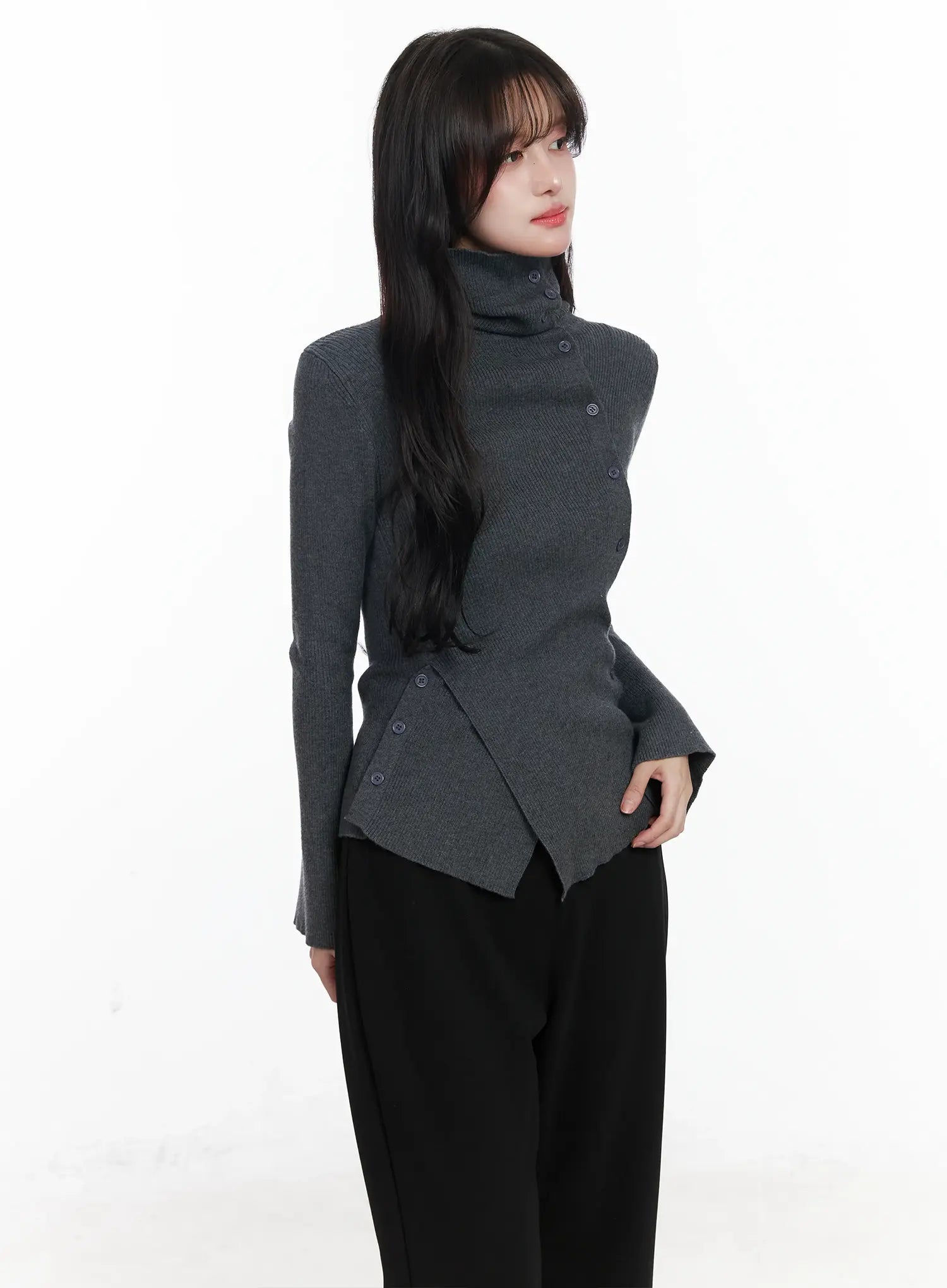 asymmetric-buttoned-knit-top-ij529