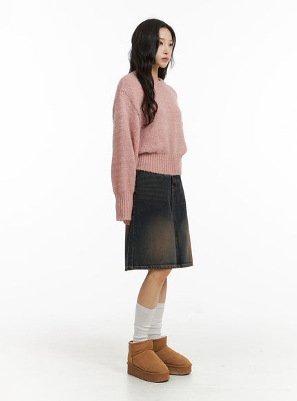 striped-knit-round-neckline-long-sleeve-top-cj409