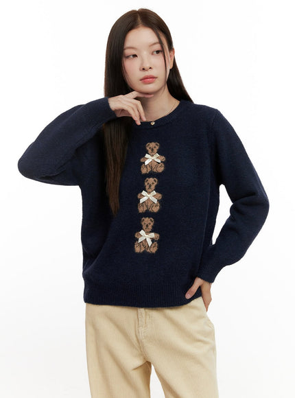 cozy-ribbon-bear-graphic-sweater-on422