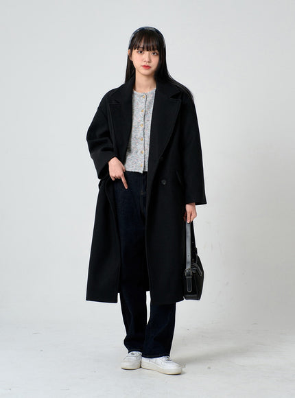 Gerade geschnittene Raw-Denim-Hose ON29