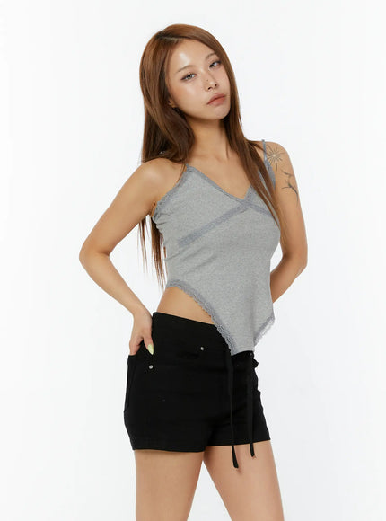 v-neck-lace-sleeveless-top-cy521 / Gray