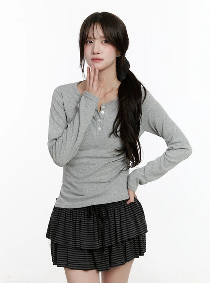 button-accent-long-sleeve-top-cm510 / Gray