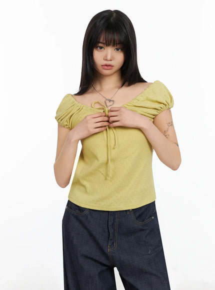 eyelet-ruched-off-shoulder-top-ia523