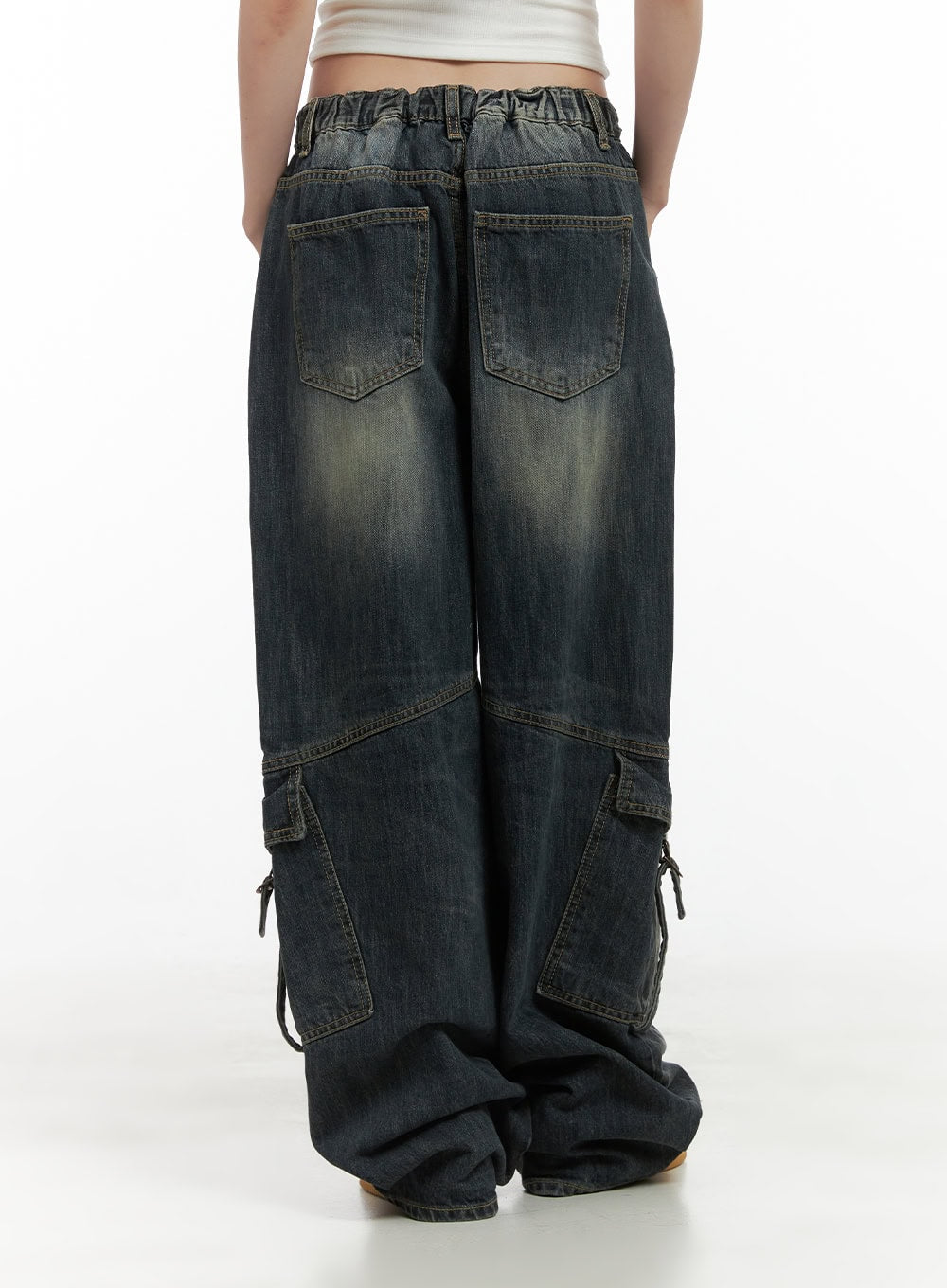 capri-roomy-denim-cargo-jeans-cs412