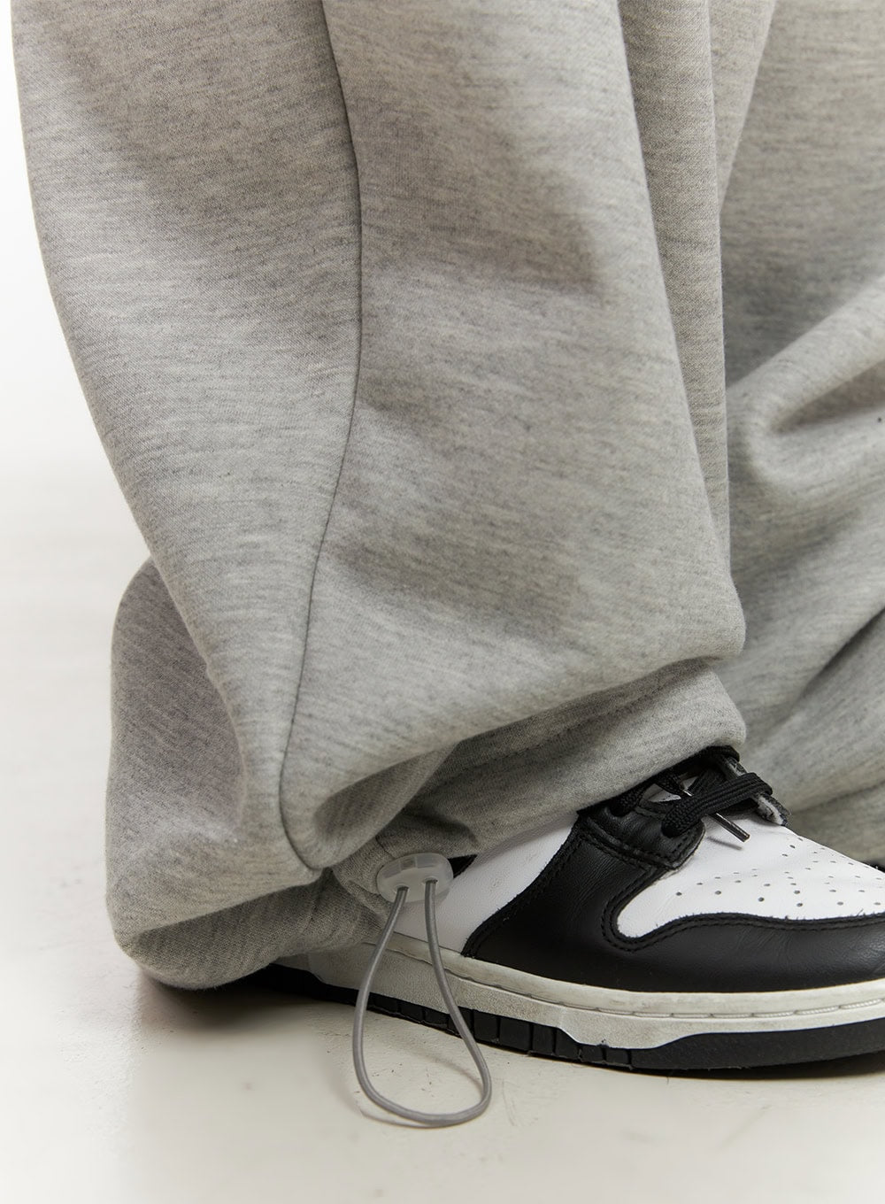 pintuck-oversized-wide-fit-sweatpants-cj507