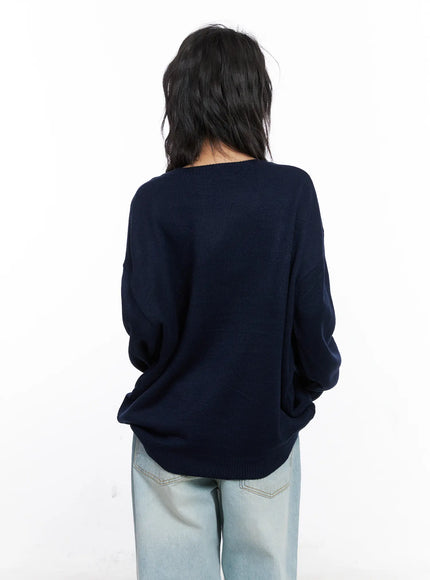 teddy-graphic-u-neck-sweater-co508