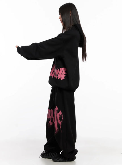 bold-graphic-sweatpants-in503