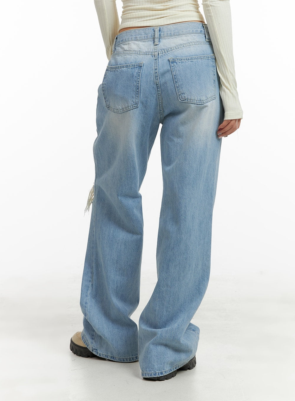 distressed-wide-fit-bootcut-jeans-ca416