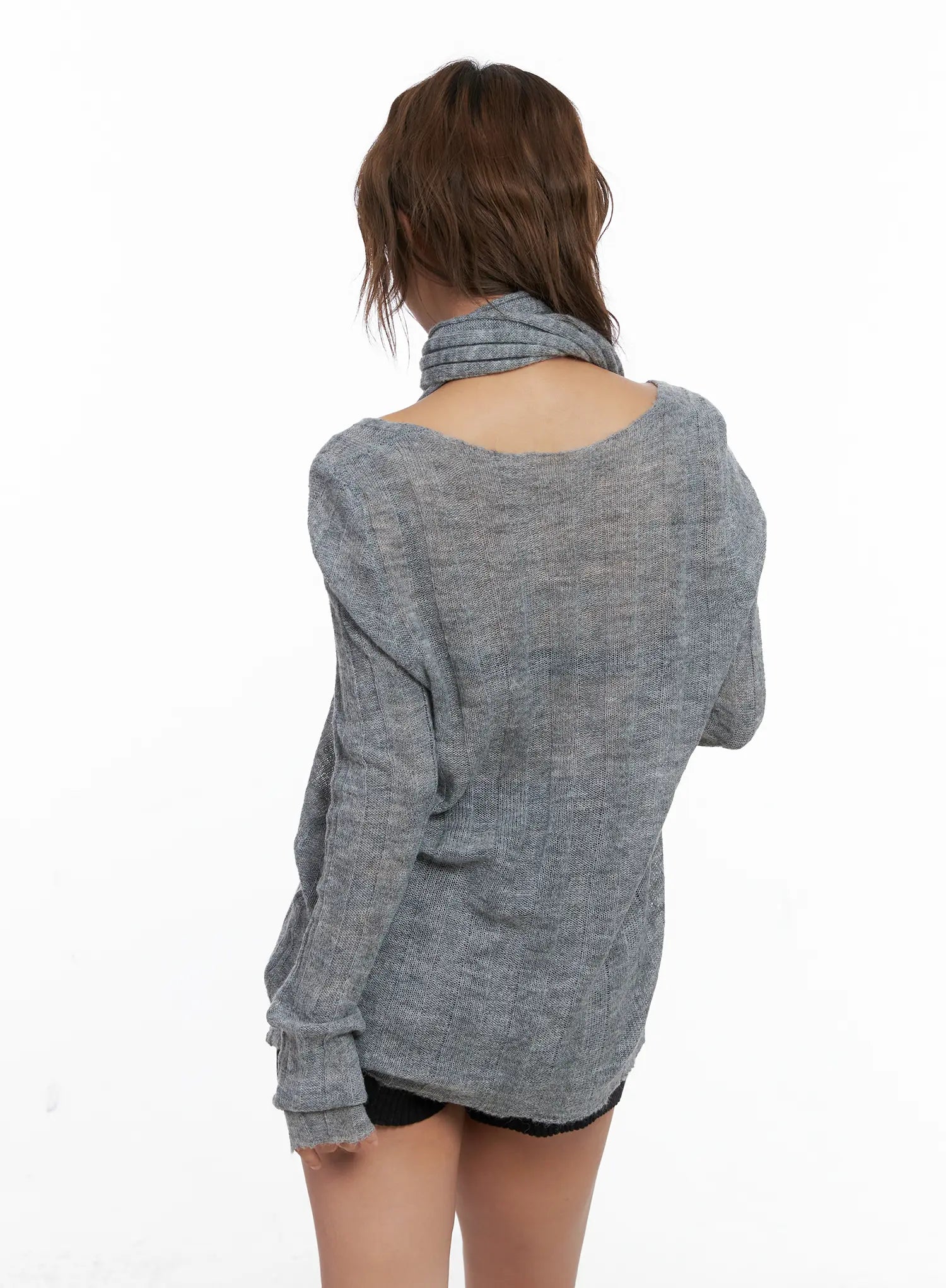 round-neck-long-sleeve-scarf-top-cs524