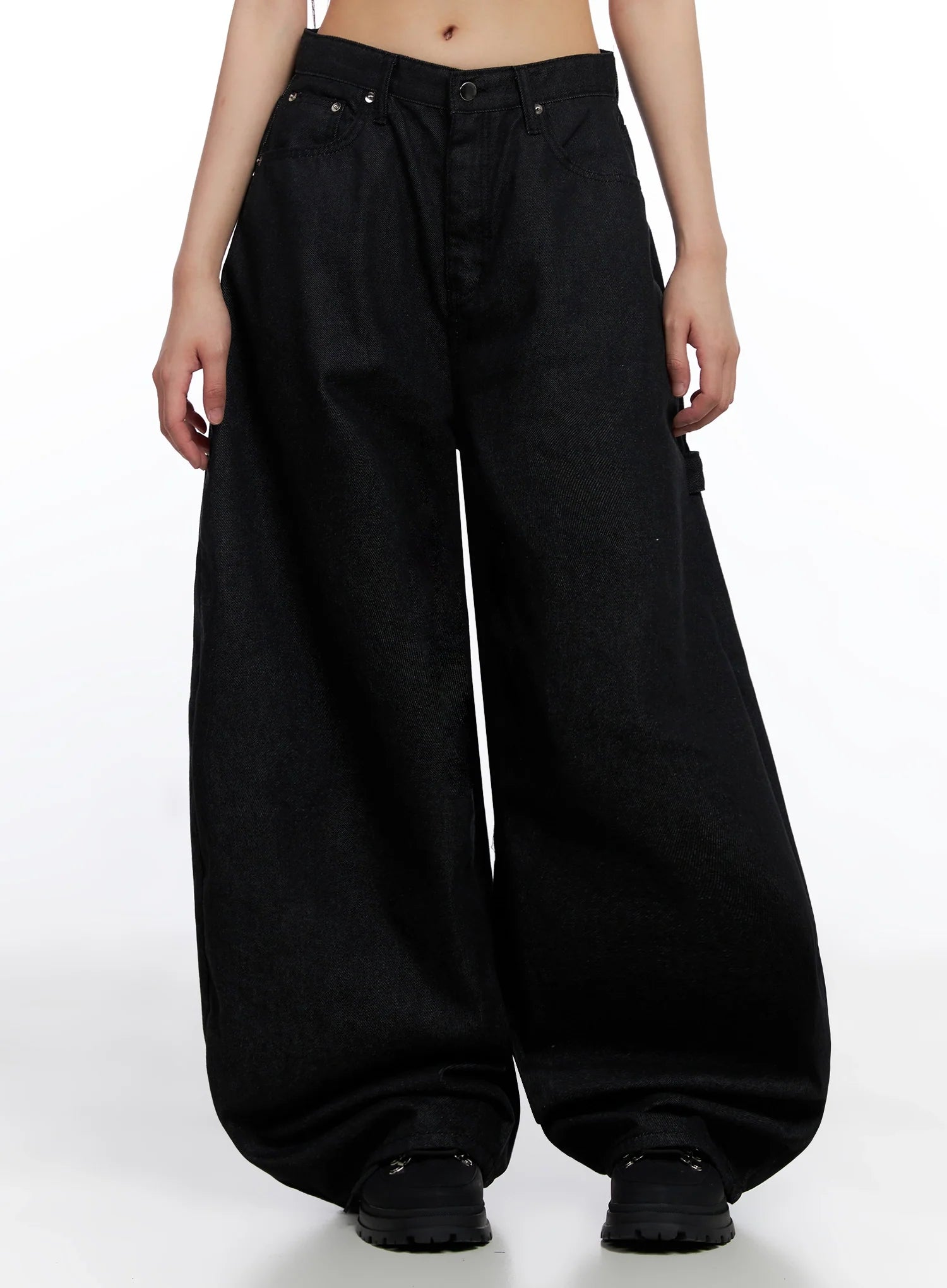 Lea Cross-Patch Baggy Jeans IS525