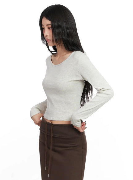 u-neck-crop-long-sleeve-top-in528
