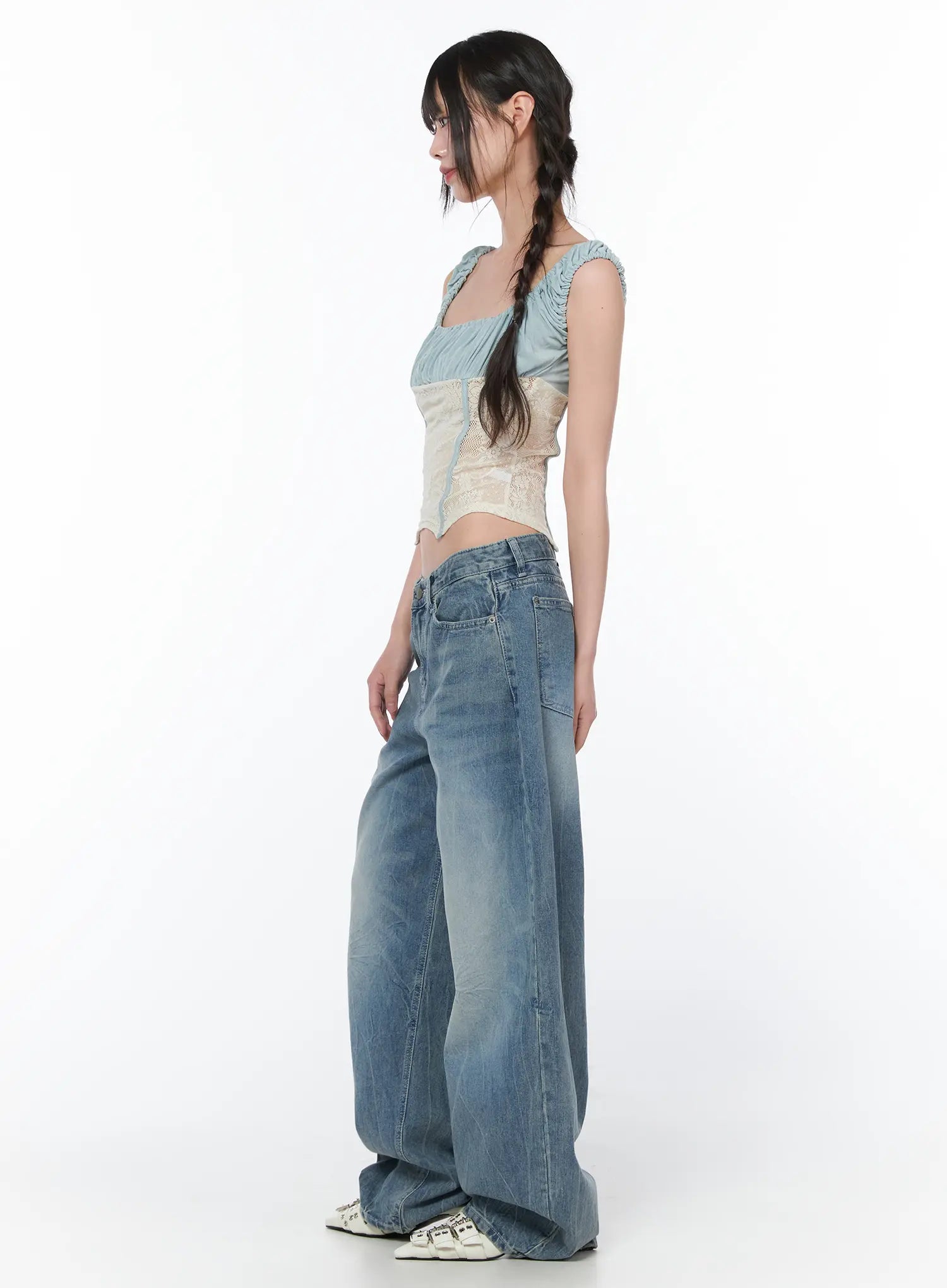 two-tone-lace-sleeveless-top-ca529