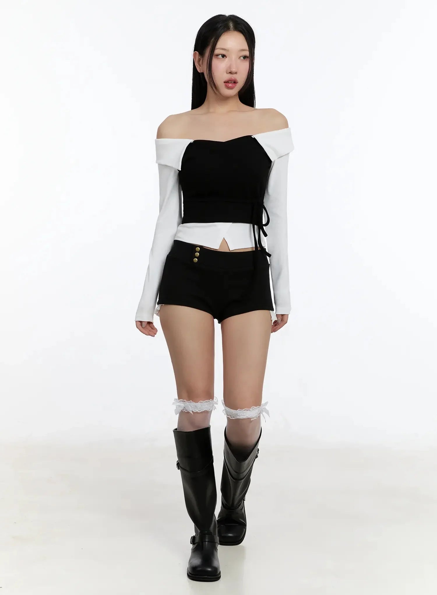 low-rise-frill-shorts-im509