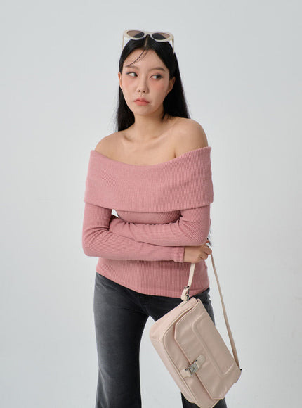 Ribbed Knit Off-Shoulder Top IJ318