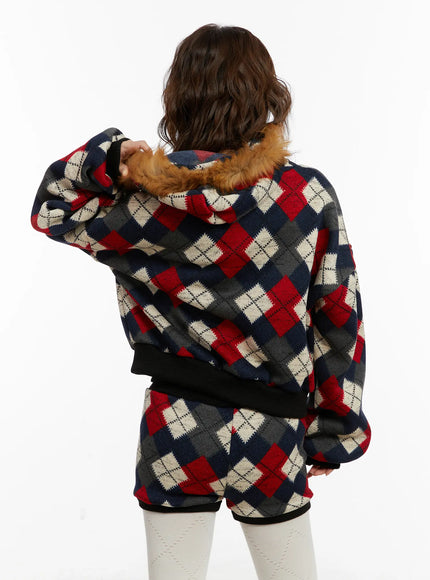 argyle-faux-fur-trim-zip-up-hoodie-cd512