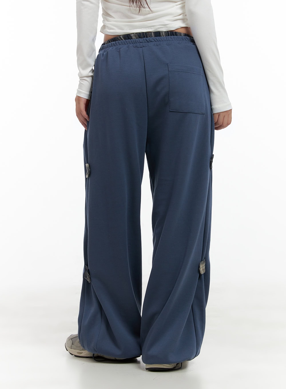 side-buckle-oversized-sweatpants-cg423