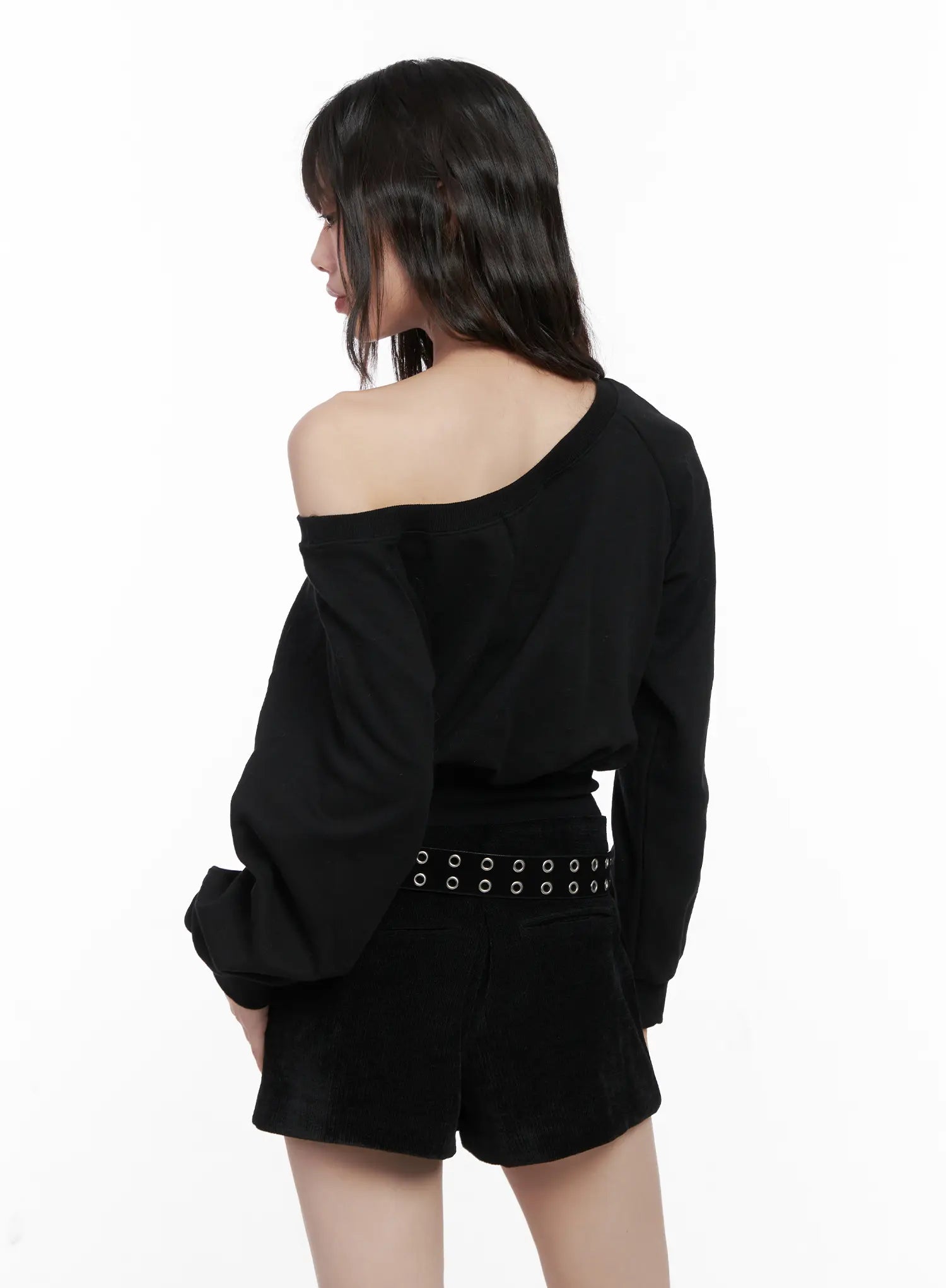 Off-Shoulder Crop Sweatshirt CN510