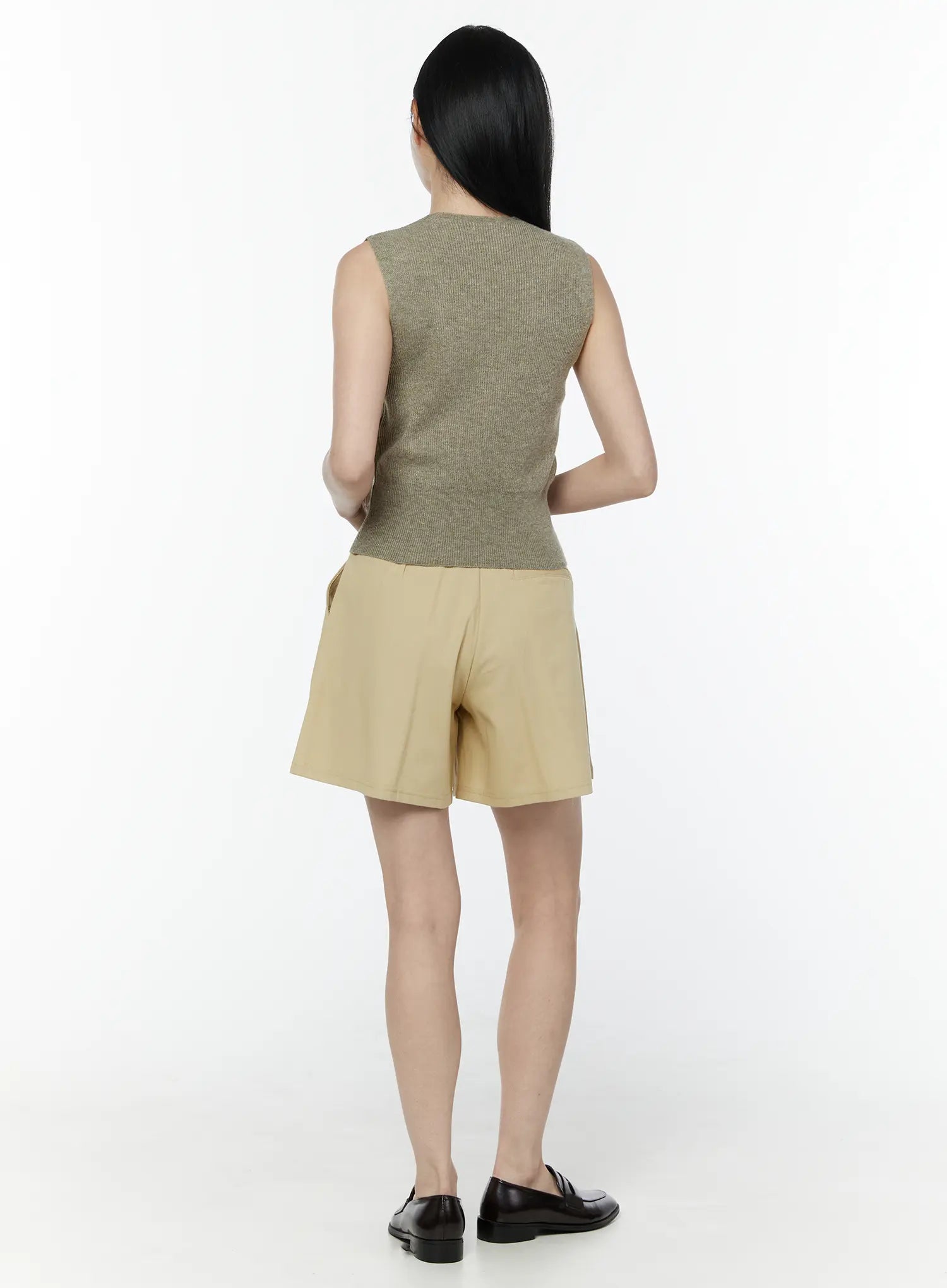 v-neck-ribbed-knit-vest-iu505