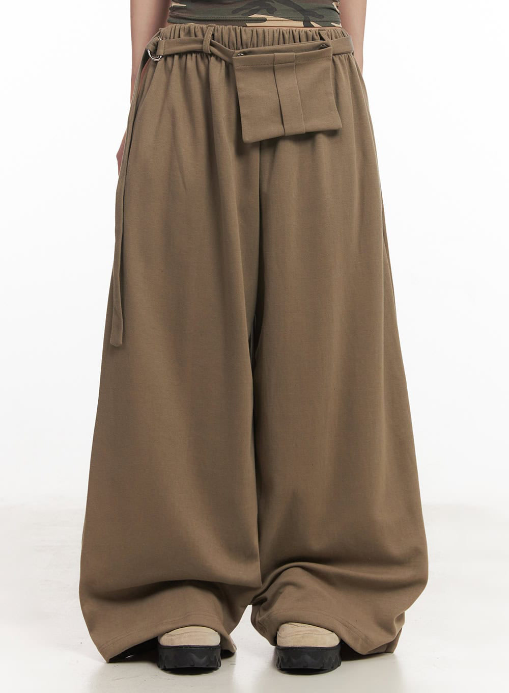 pintuck-belt-wide-leg-sweatpants-im528