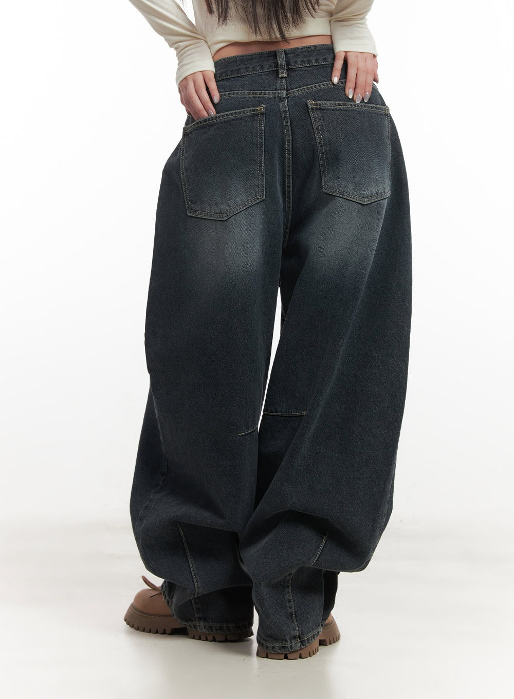 giselle-stitched-balloon-fit-jeans-cf526