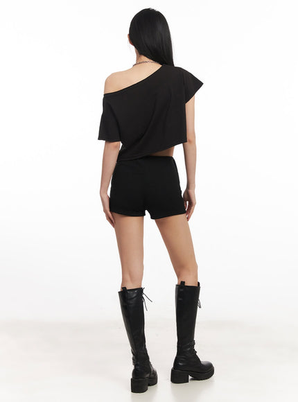 Off-Shoulder Graphic Crop Top CA514