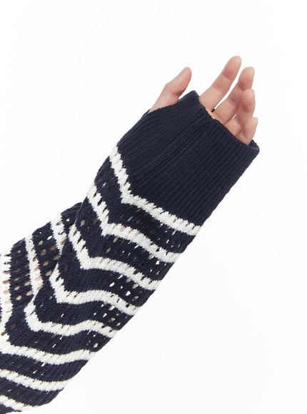 striped-zip-up-oversized-hooded-sweater-cm520