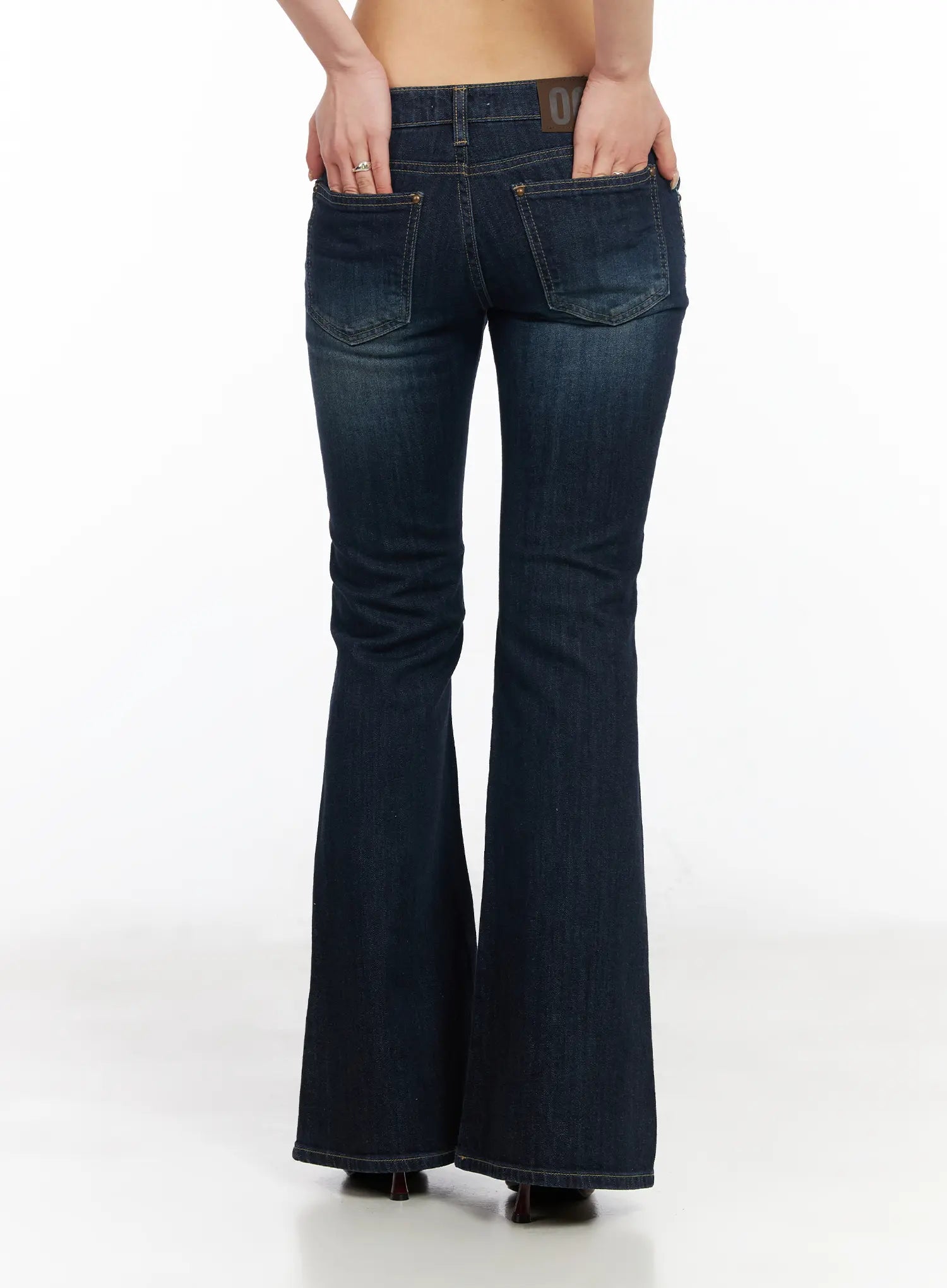 navy-low-rise-bootcut-jeans-cm517