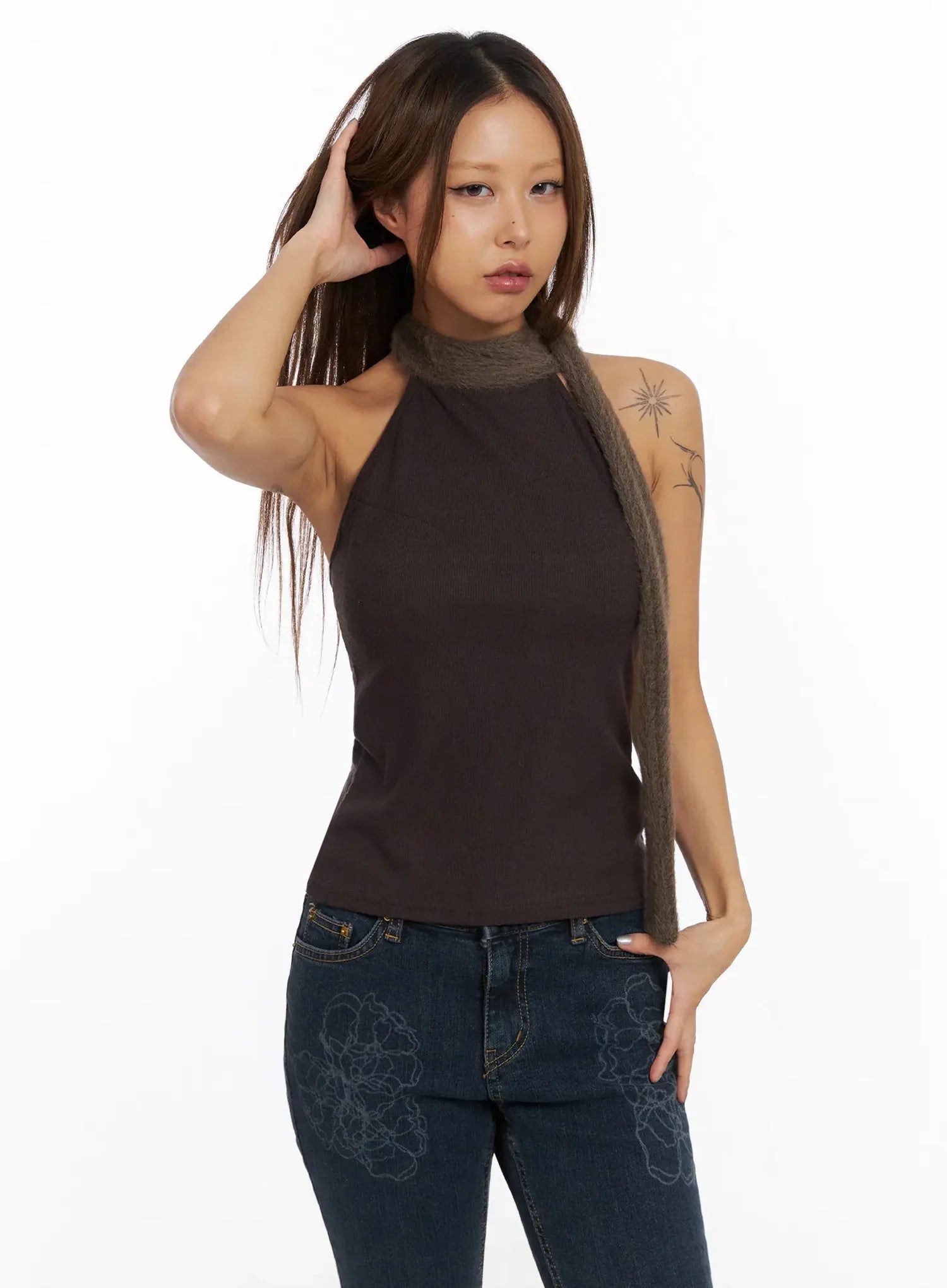 contrast-halter-top-in528