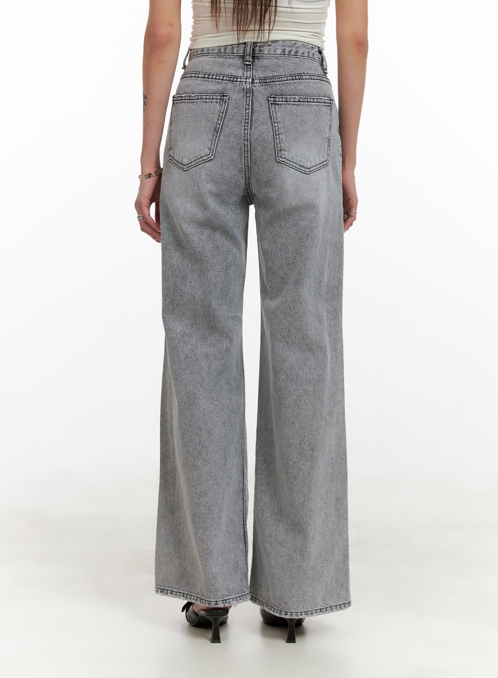 ripped-loose-fit-bootcut-jeans-cy402