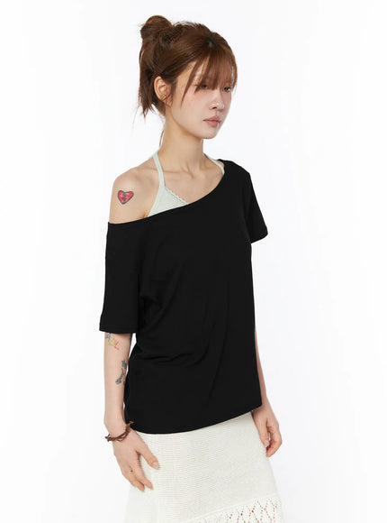off-shoulder-boxy-tee-cy527 / Black