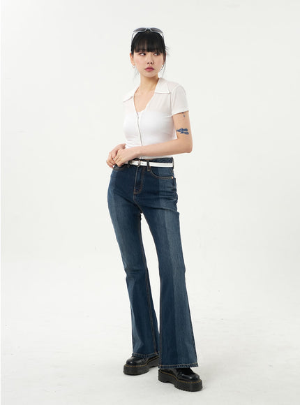 Bootcut-Jeans in dunkler Waschung CA328