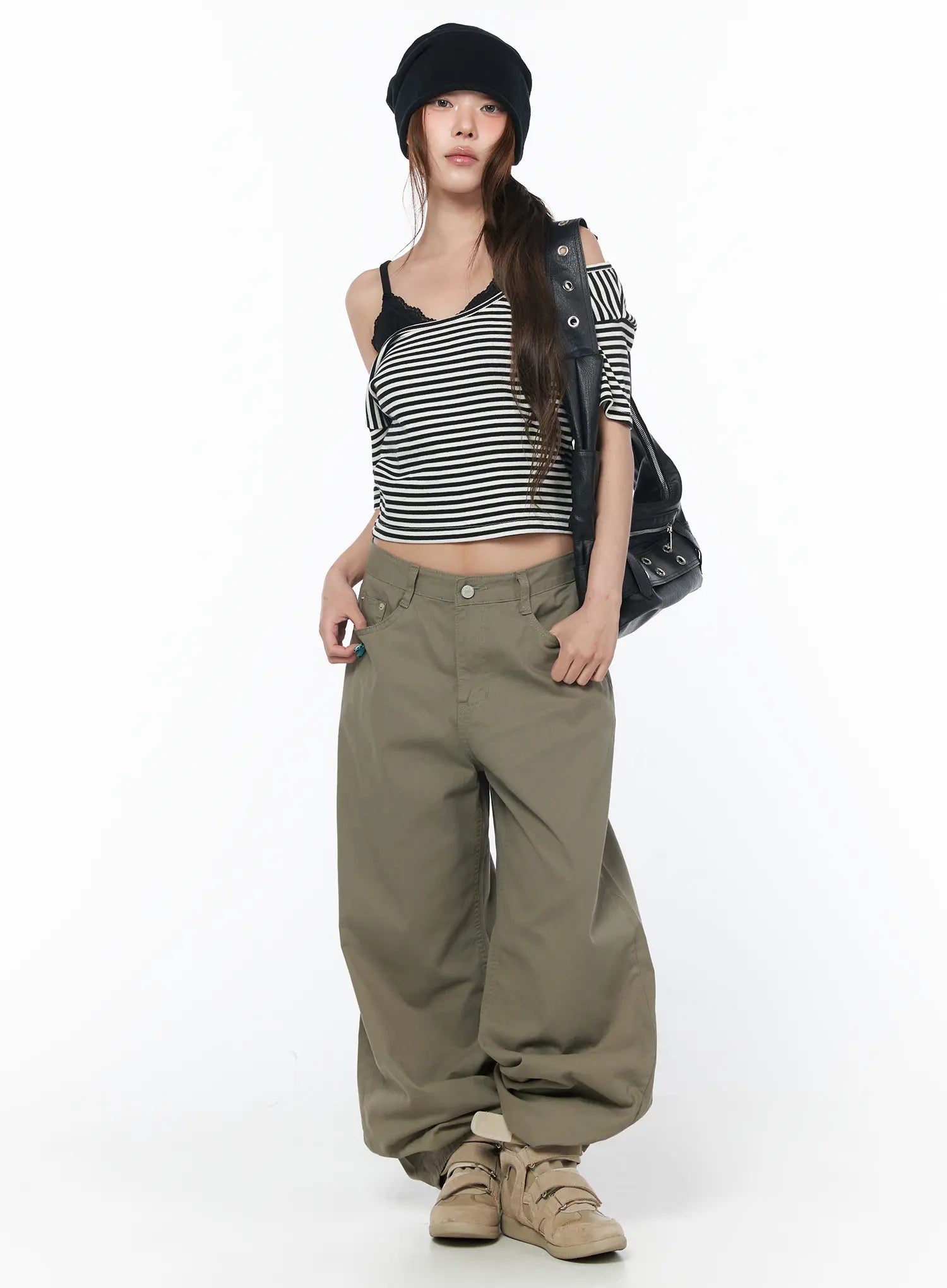 lace-trim-v-neck-camisole-cy529