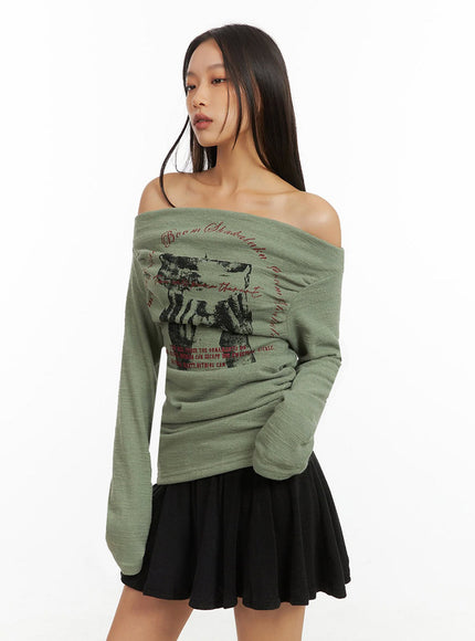 trendy-off-shoulder-graphic-print-top-io409