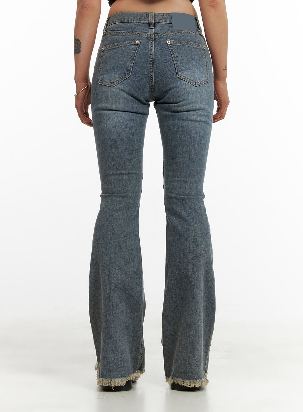 low-rise-slim-bootcut-jeans-cy430