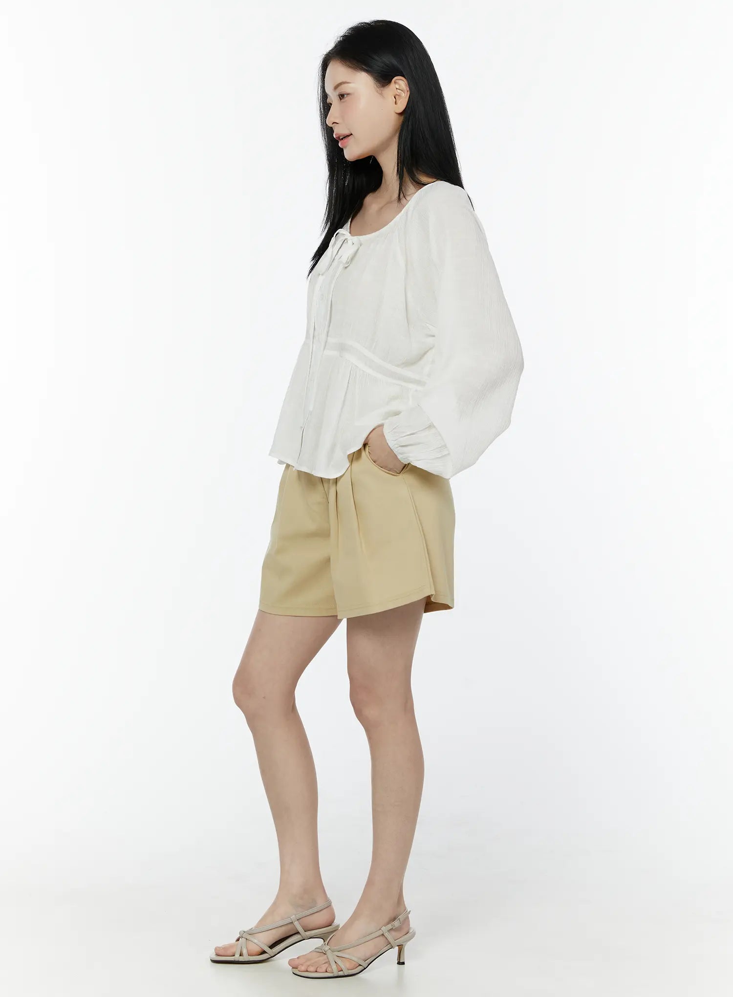 shirred-balloon-sleeve-blouse-iu505