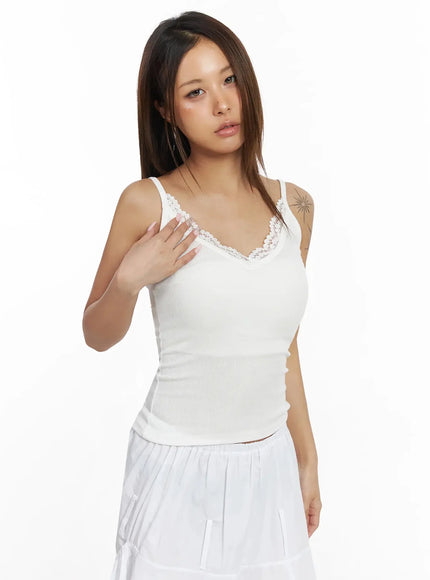 cross-graphic-lace-trim-cami-tank-iy504