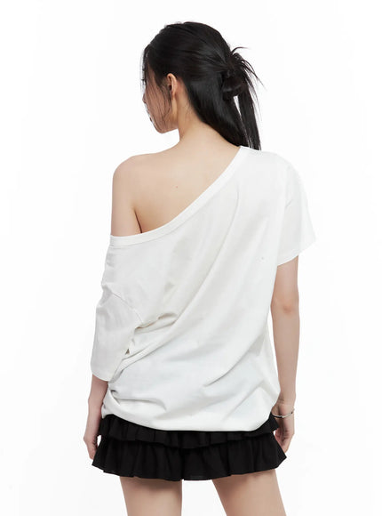 graphic-off-shoulder-oversized-tee-cl501