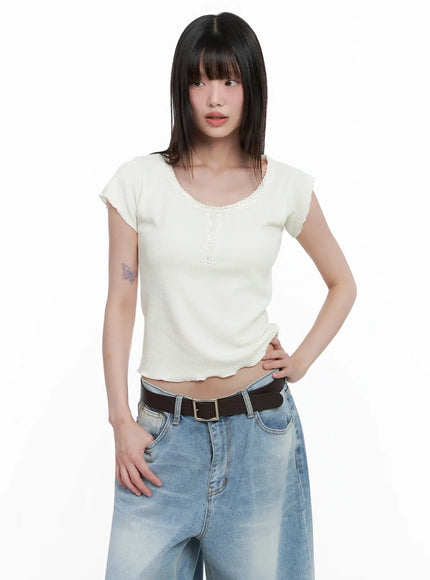 lace-trimmed-button-short-sleeve-il531