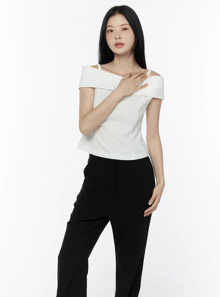 chic-off-shoulder-sleeveless-blouse-iu503