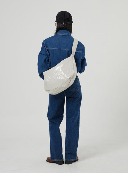 Sac bandoulière demi-lune en similicuir OF310