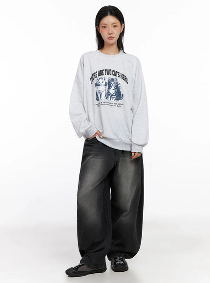 cat-print-graphic-sweatshirt-is508