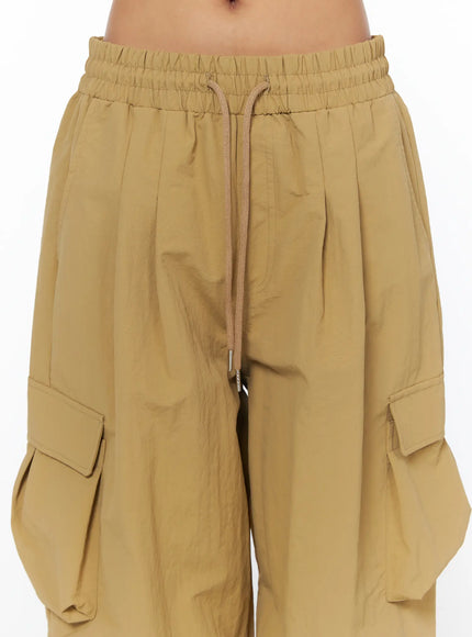 wide-leg-parachute-style-pants-ca517