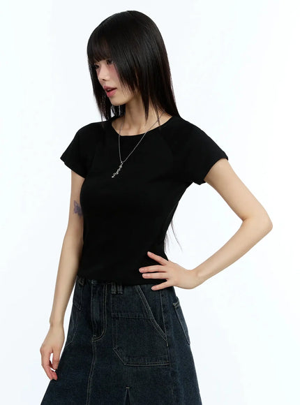 slim-fit-cropped-tee-iu523