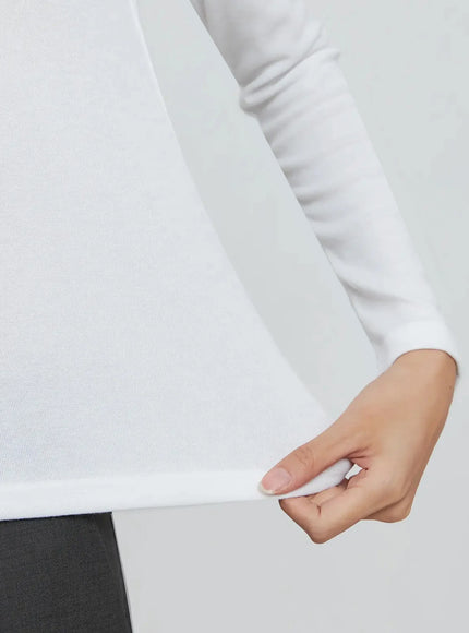 essential-round-neck-long-sleeve-top-in507