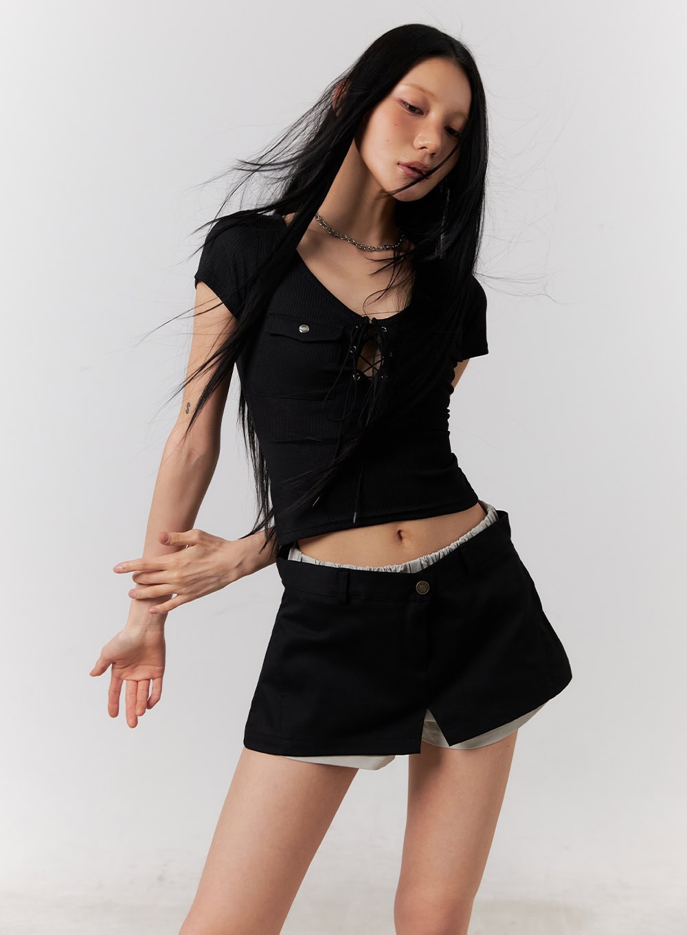 pocket-eyelet-crop-top-cy528