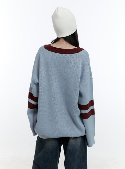 Two-Tone Graphic V-Neck Sweater CJ521